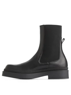 Chunky Chelsea Boots